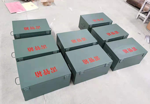 息县炸药箱和雷管箱一般是怎么存放的？